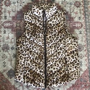 Women’s Leopard Puffer vest. Size XL